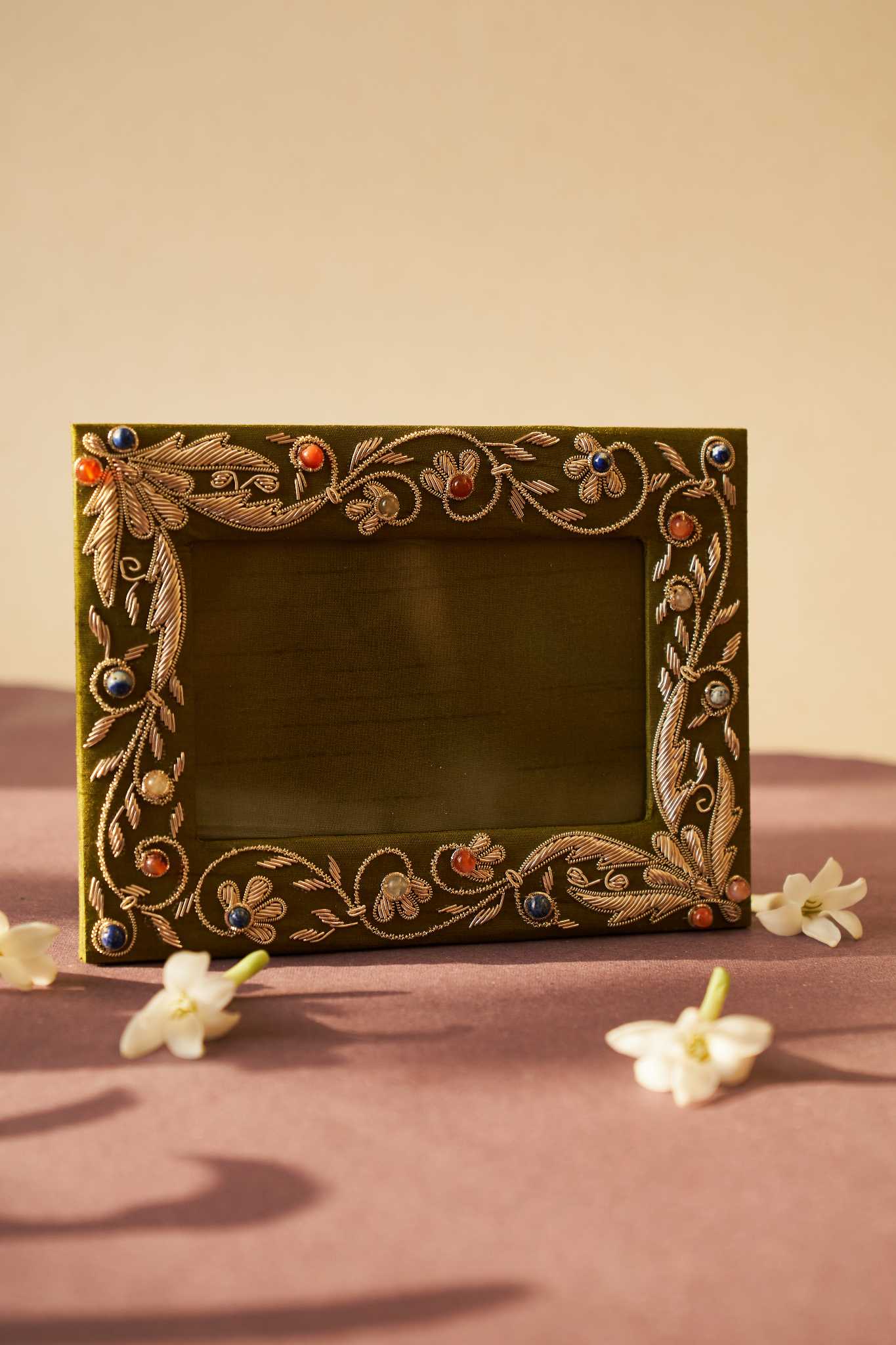 Kat Jaal Zardozi photo frame featuring intricate embroidery and handcrafted details, perfect for elegant decor