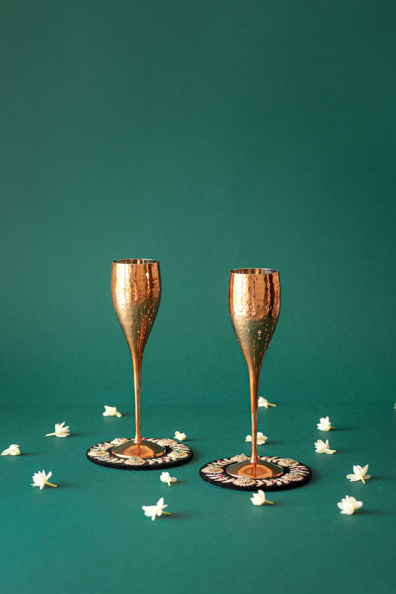 Naaz Grande copper goblets, set of 2, crafted with an elegant handcrafted finish, perfect for refined dining