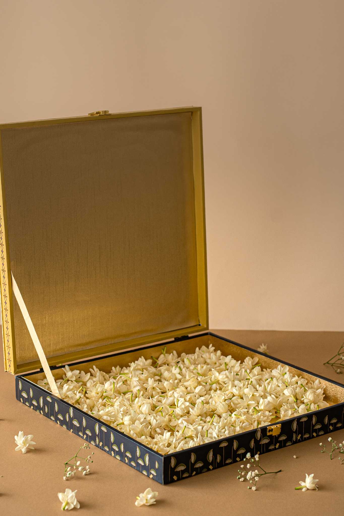 Vanya Gift Box | Handcrafted Elegant Gift Packaging
