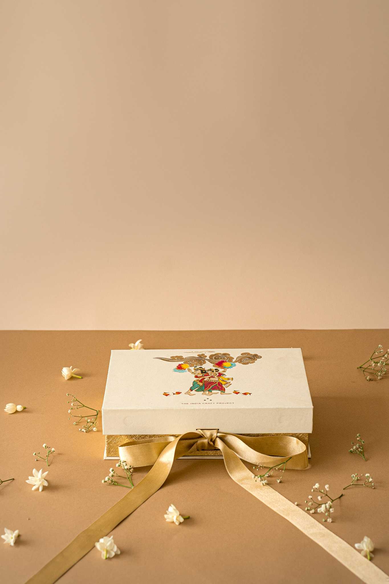 Parv festive gift box with copper shot glasses and coasters, a handcrafted set for elegant celebrations