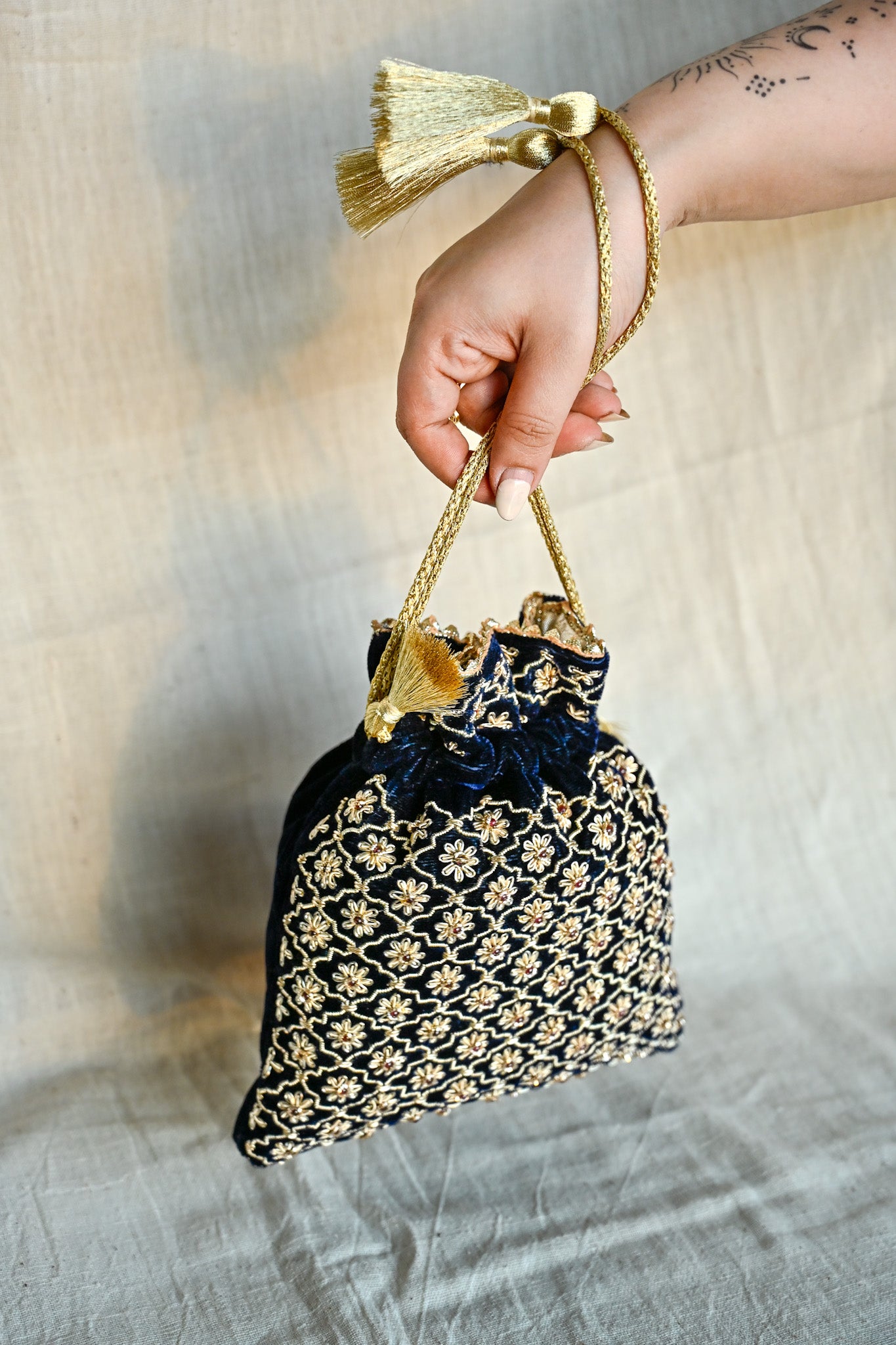 Jali Zardozi Potli | Handcrafted Embroidered Bag