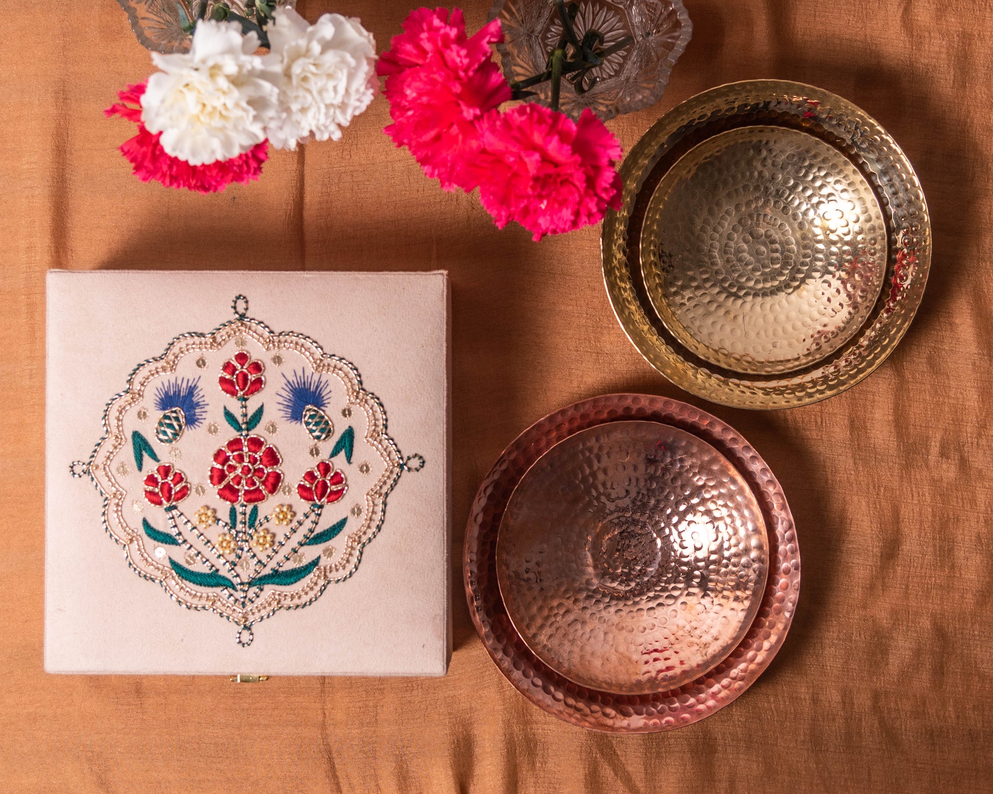 Guldasta Zardozi box with curved plates, showcasing intricate gold embroidery and handcrafted detailing, ideal as an elegant gift set