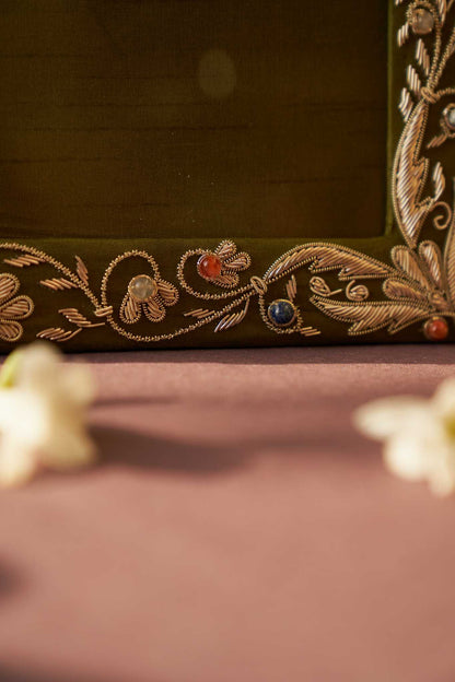 Kat Jaal Zardozi photo frame featuring intricate embroidery and handcrafted details, perfect for elegant decor